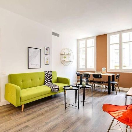 Colorful With Cozy Terrace In Gracia Barcelona Exterior foto
