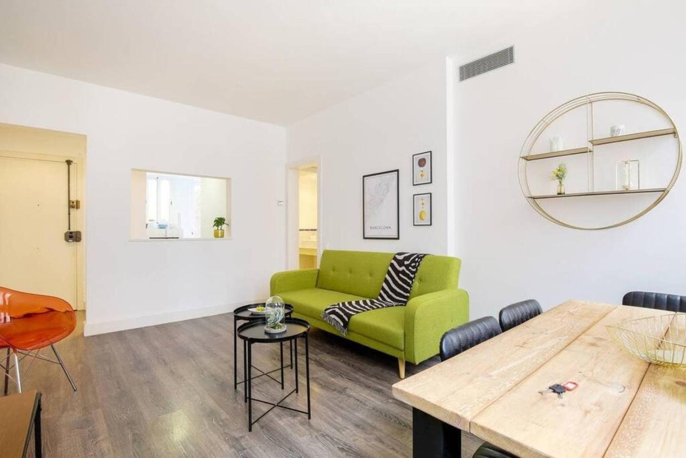 Colorful With Cozy Terrace In Gracia Barcelona Exterior foto